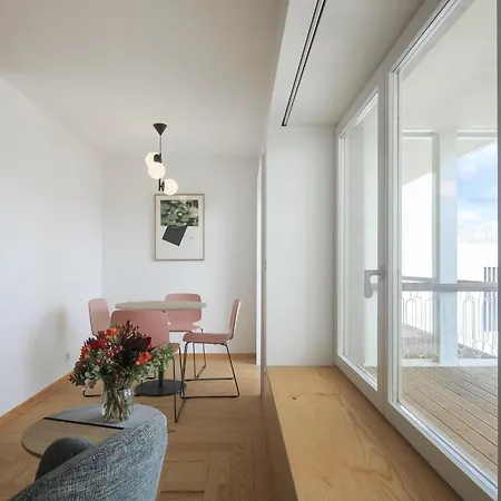Serviced - Principe Real Apartman *